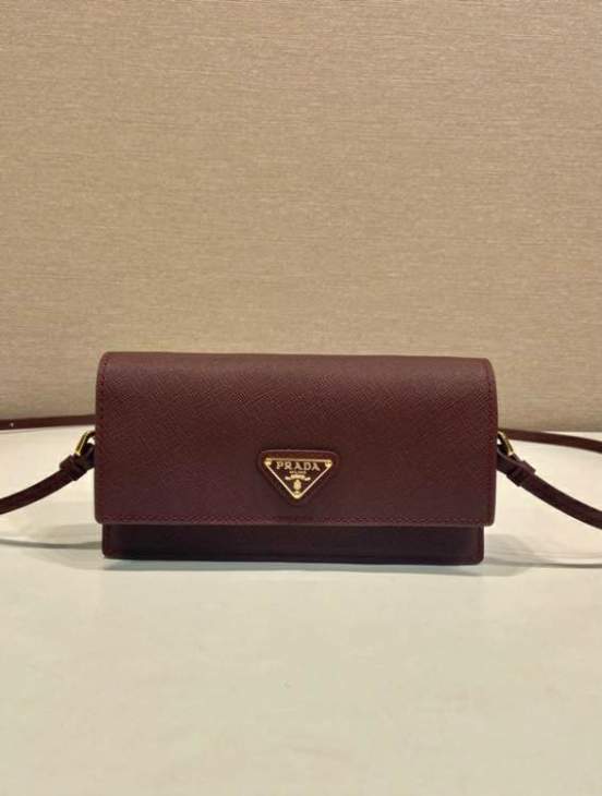 Picture of Prada Handbags _SKUfw216013027fw
